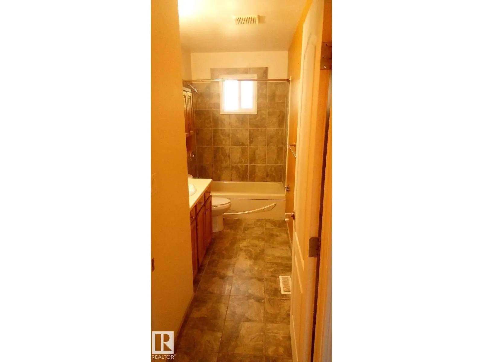 3428 143 AV NW