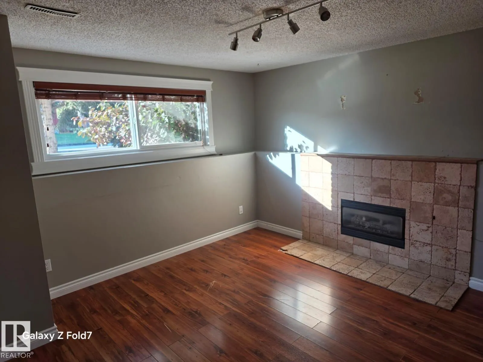 3428 143 AV NW