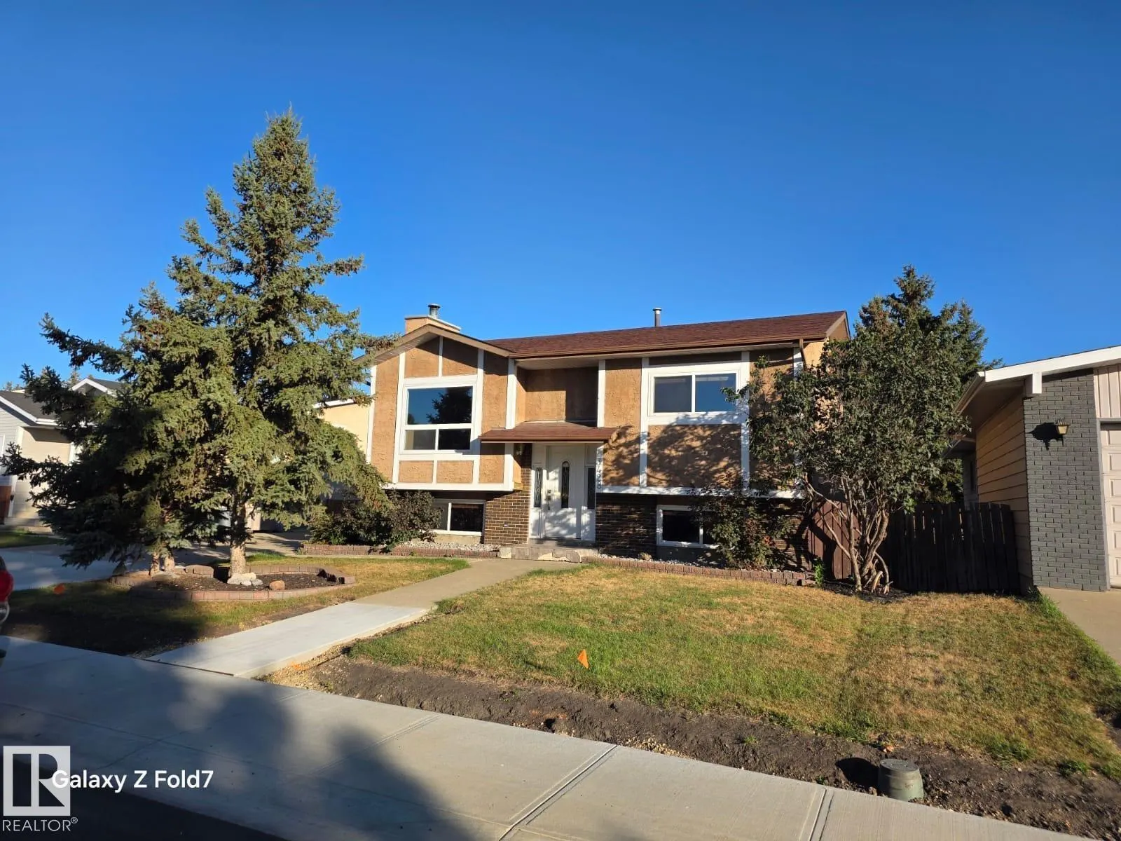 3428 143 AV NW