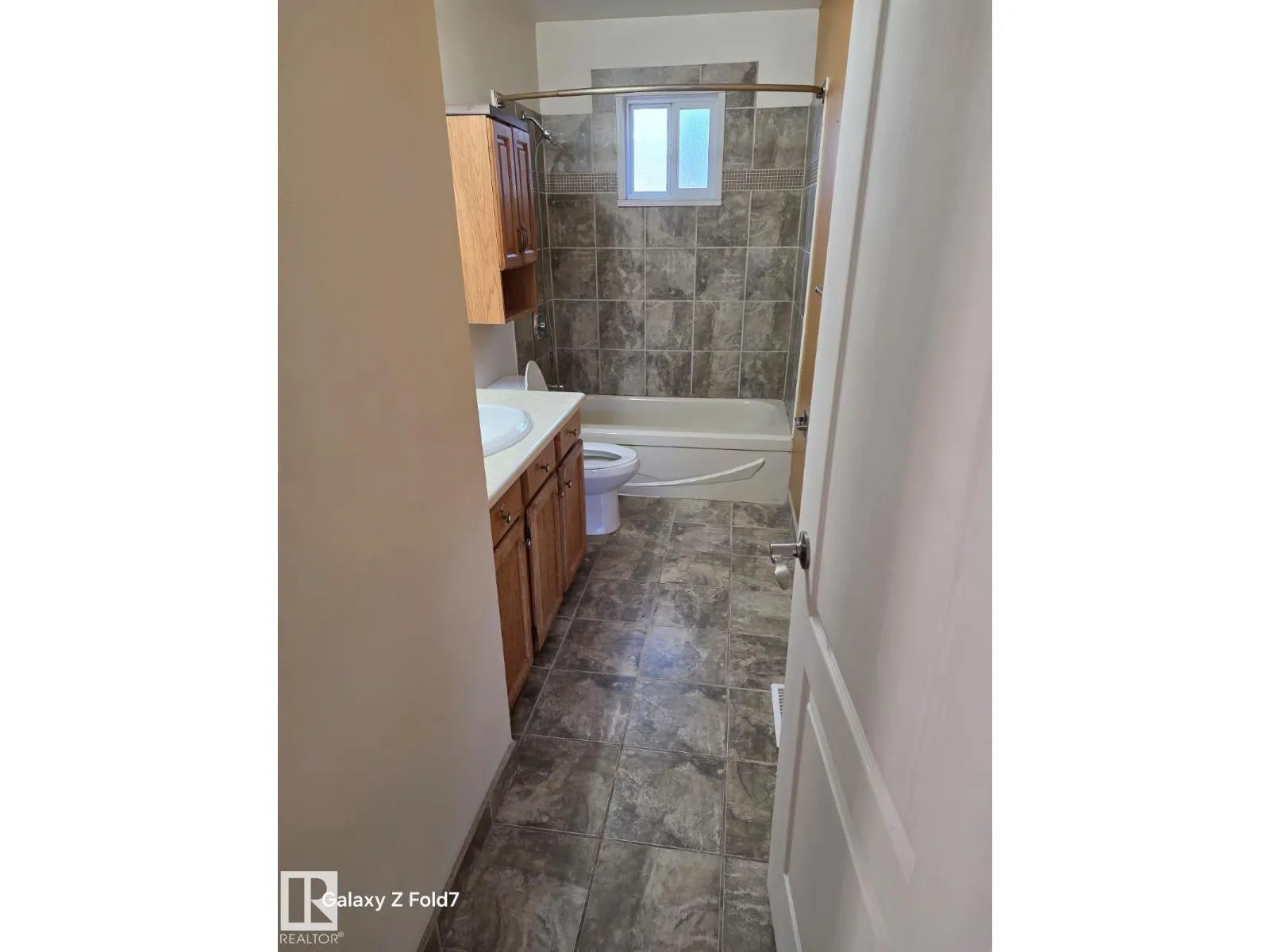 3428 143 AV NW