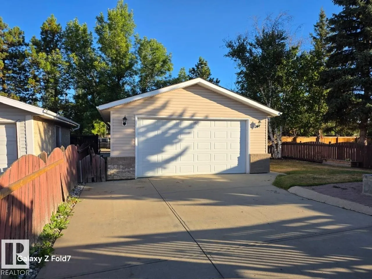 3428 143 AV NW