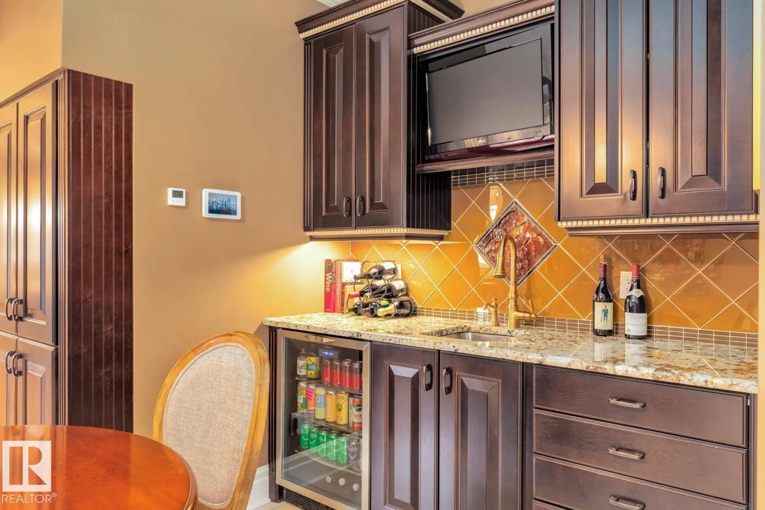 6306 111 AV NW NW