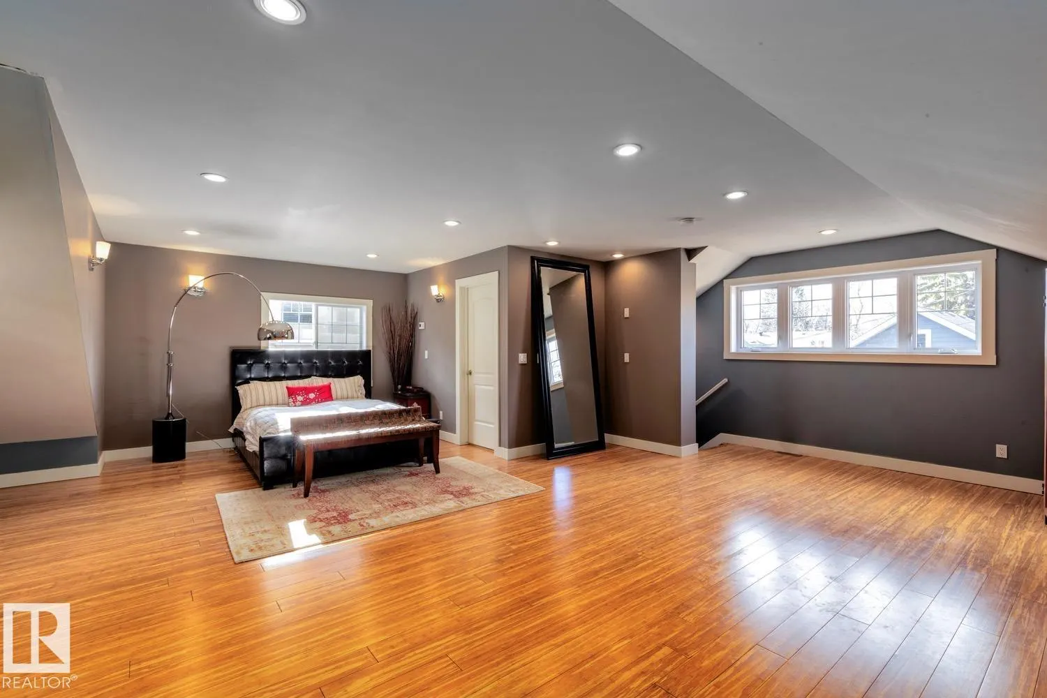 6306 111 AV NW NW