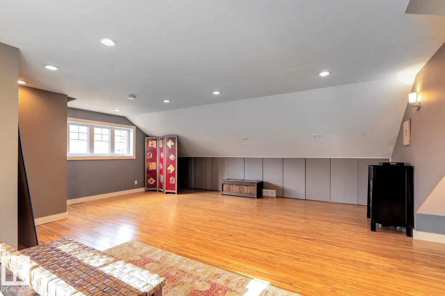 6306 111 AV NW NW