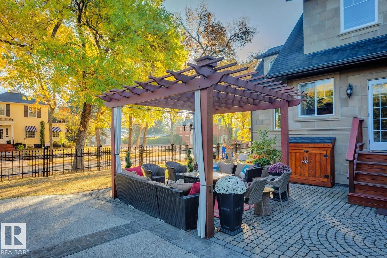 6306 111 AV NW NW
