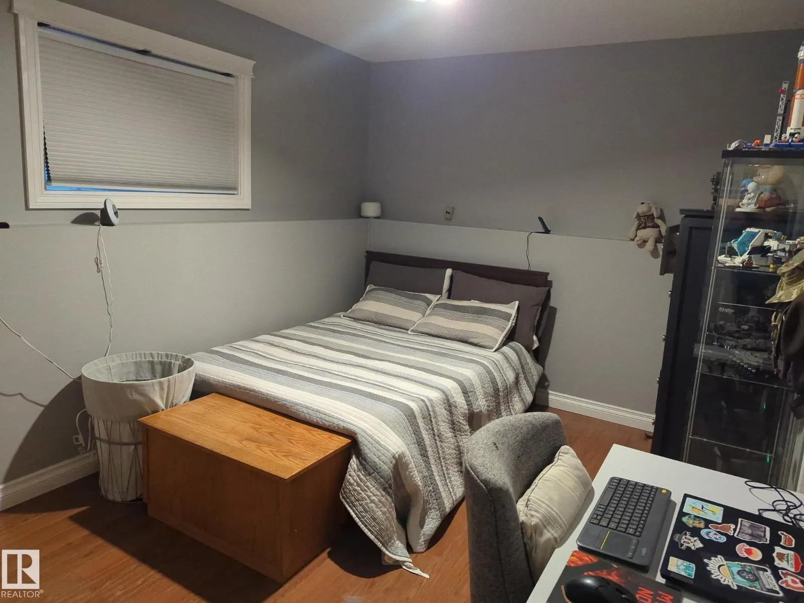 158 MEADOWVIEW DR