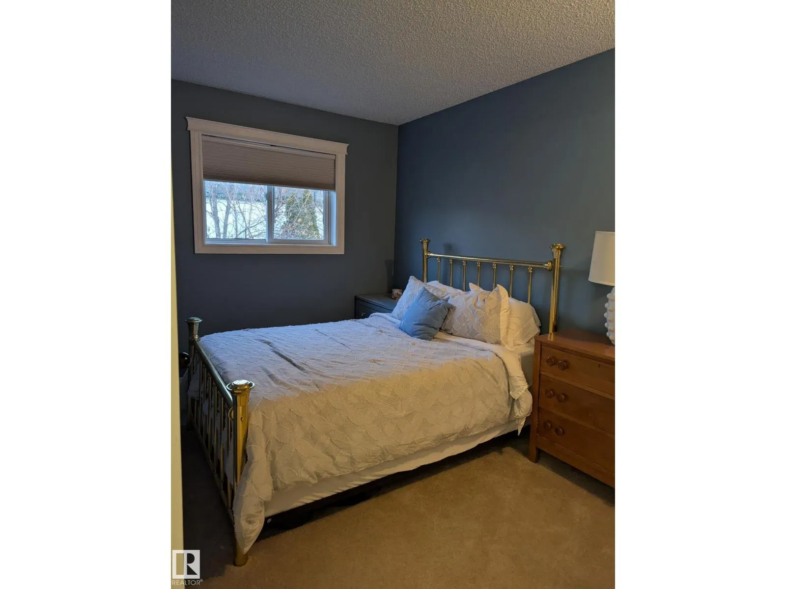 158 MEADOWVIEW DR