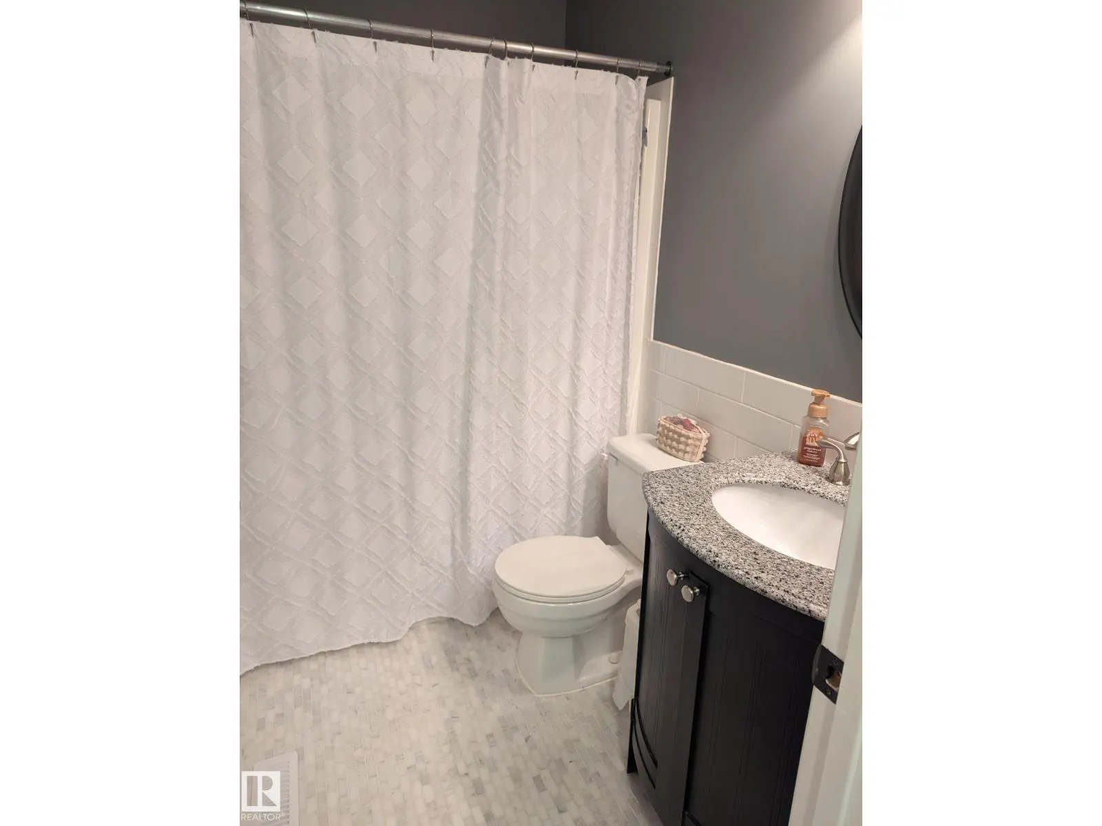 158 MEADOWVIEW DR