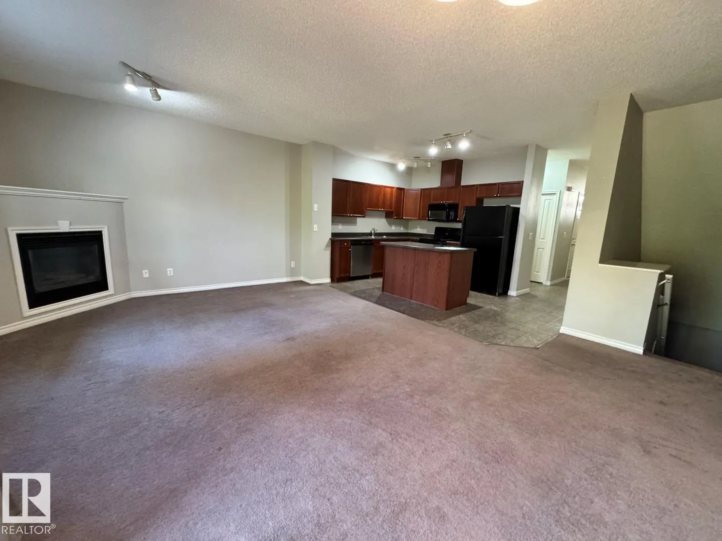 #103 3010 33 AV NW