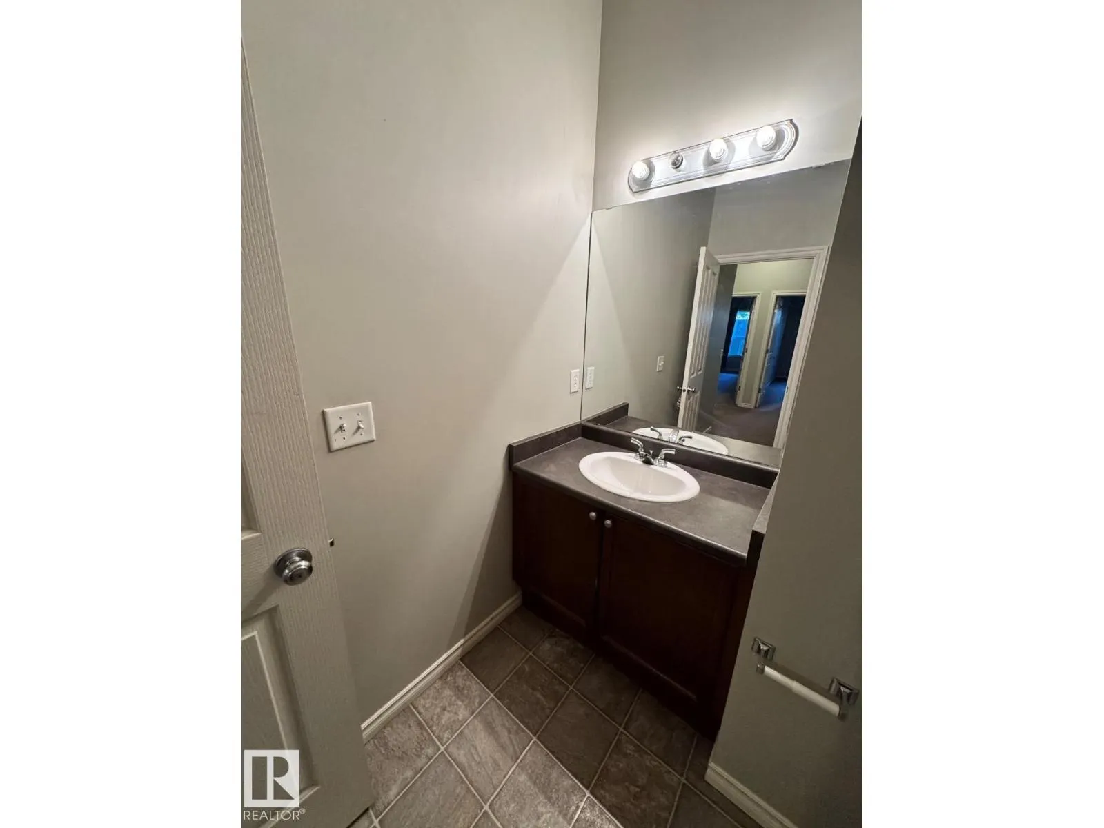 #103 3010 33 AV NW