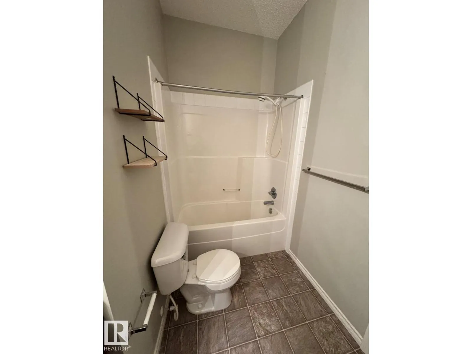 #103 3010 33 AV NW