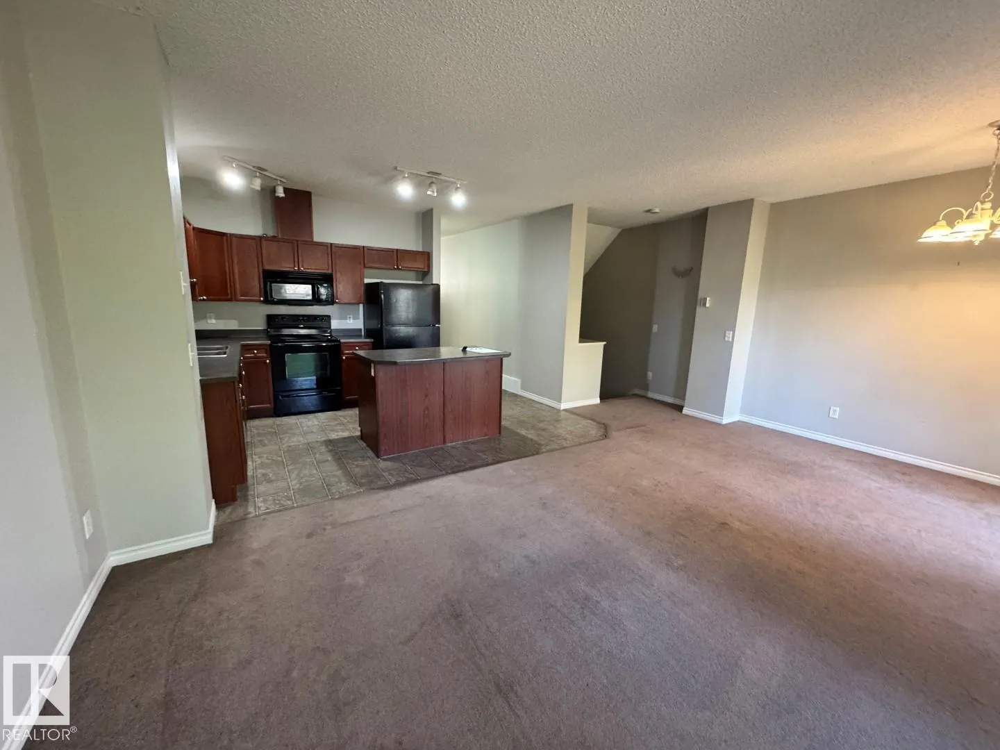 #103 3010 33 AV NW