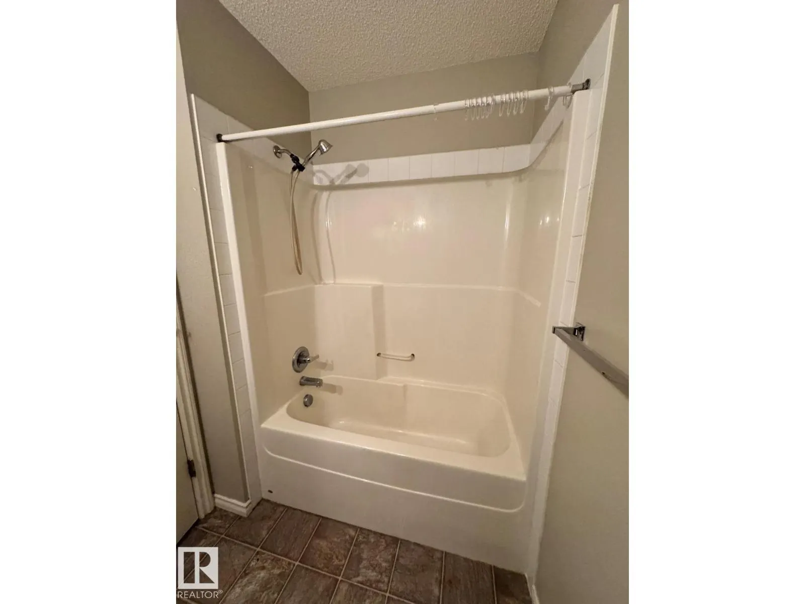 #103 3010 33 AV NW