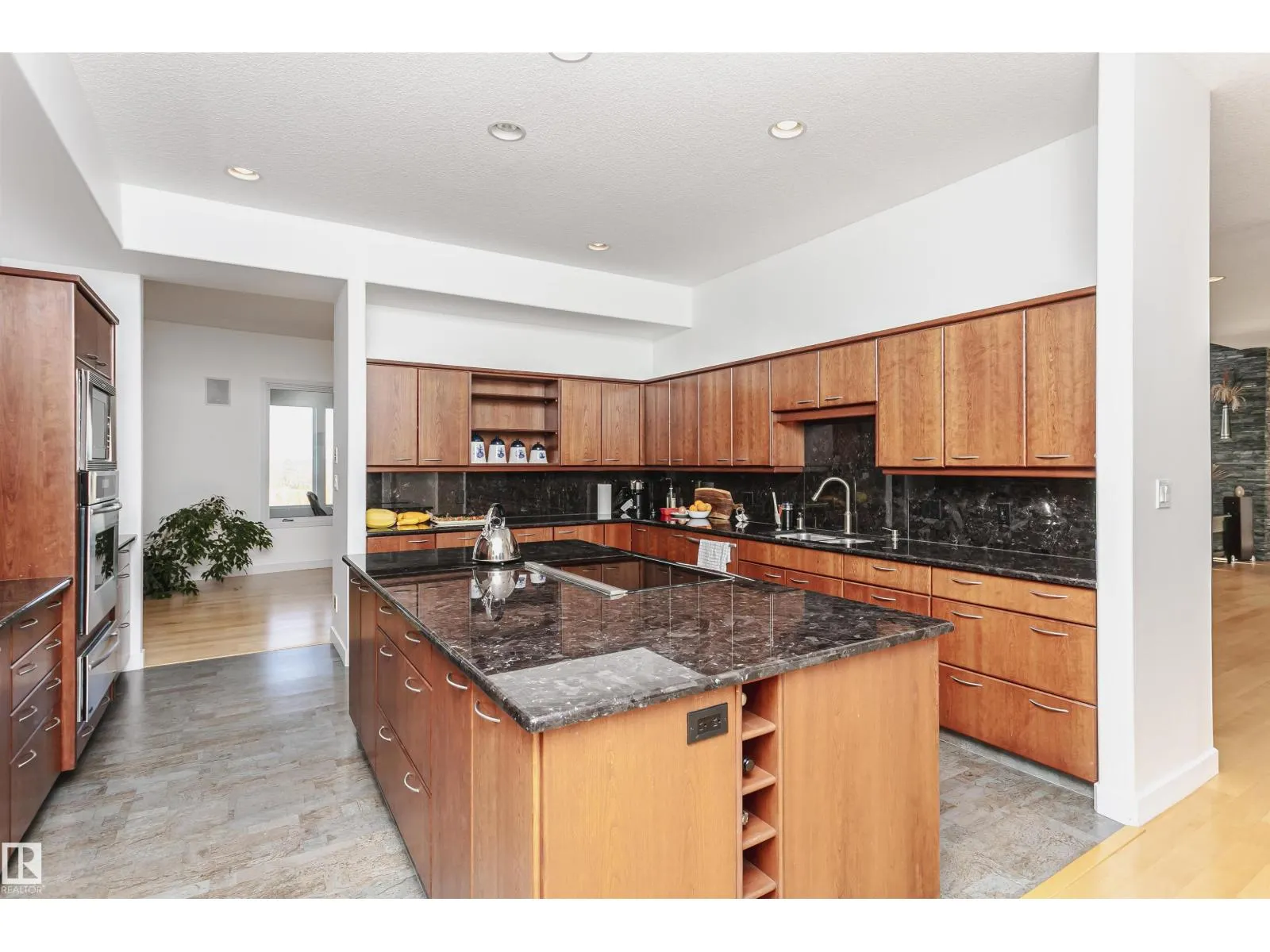 19103 ELLERSLIE RD SW