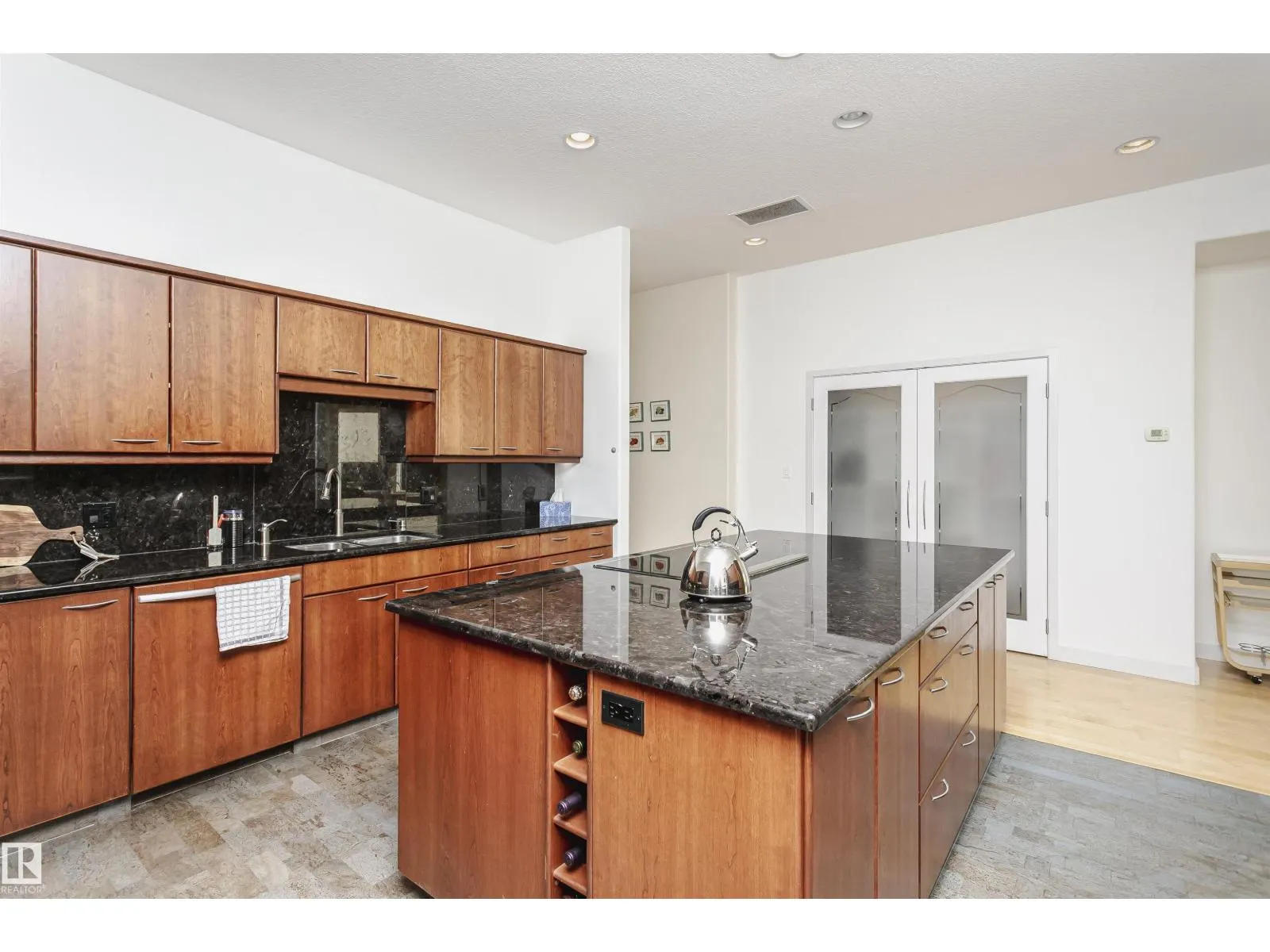 19103 ELLERSLIE RD SW