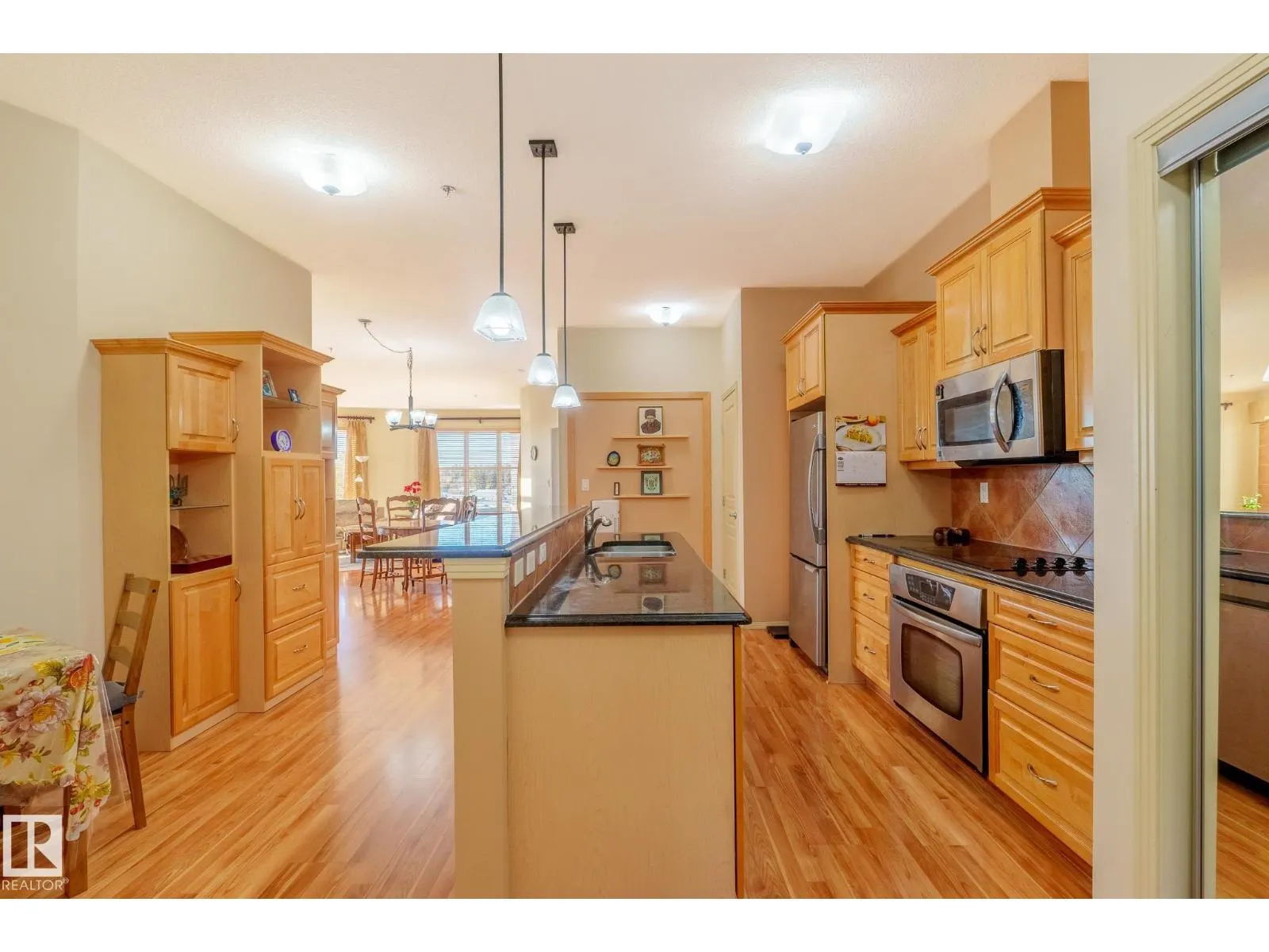 #449 4827 104A ST NW