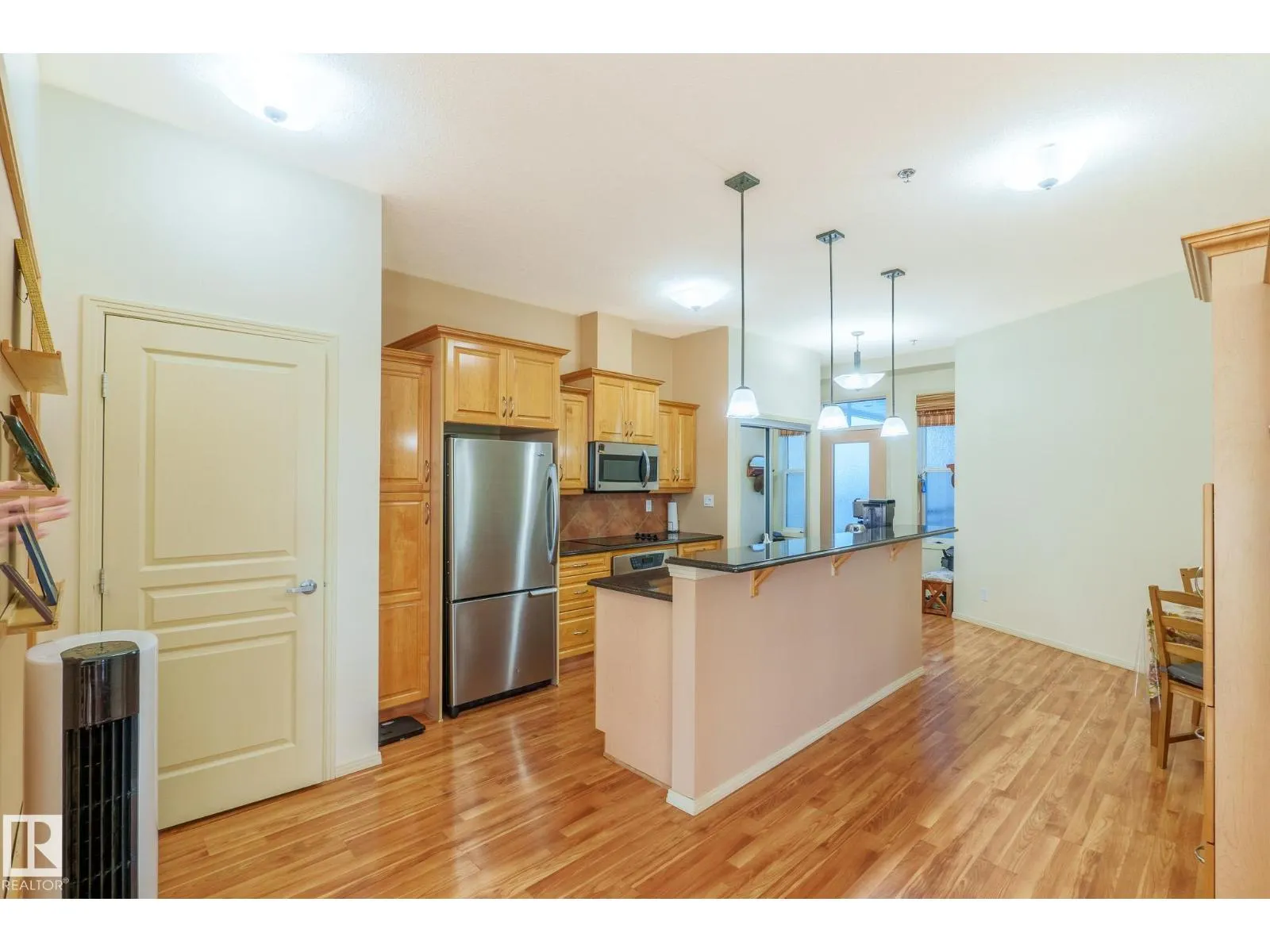 #449 4827 104A ST NW