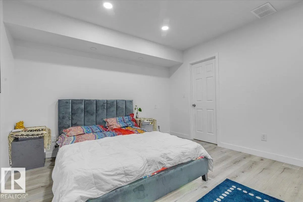 5516 5 AV SW