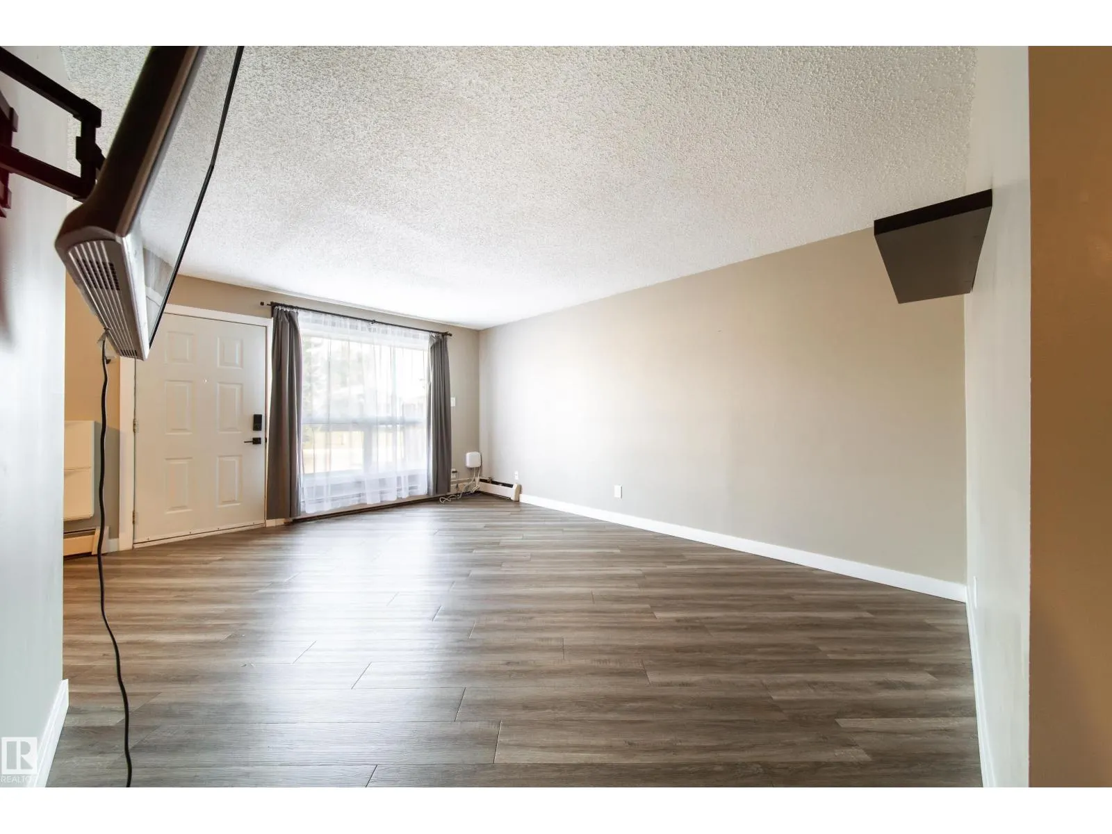 #117 6103 35A AV NW