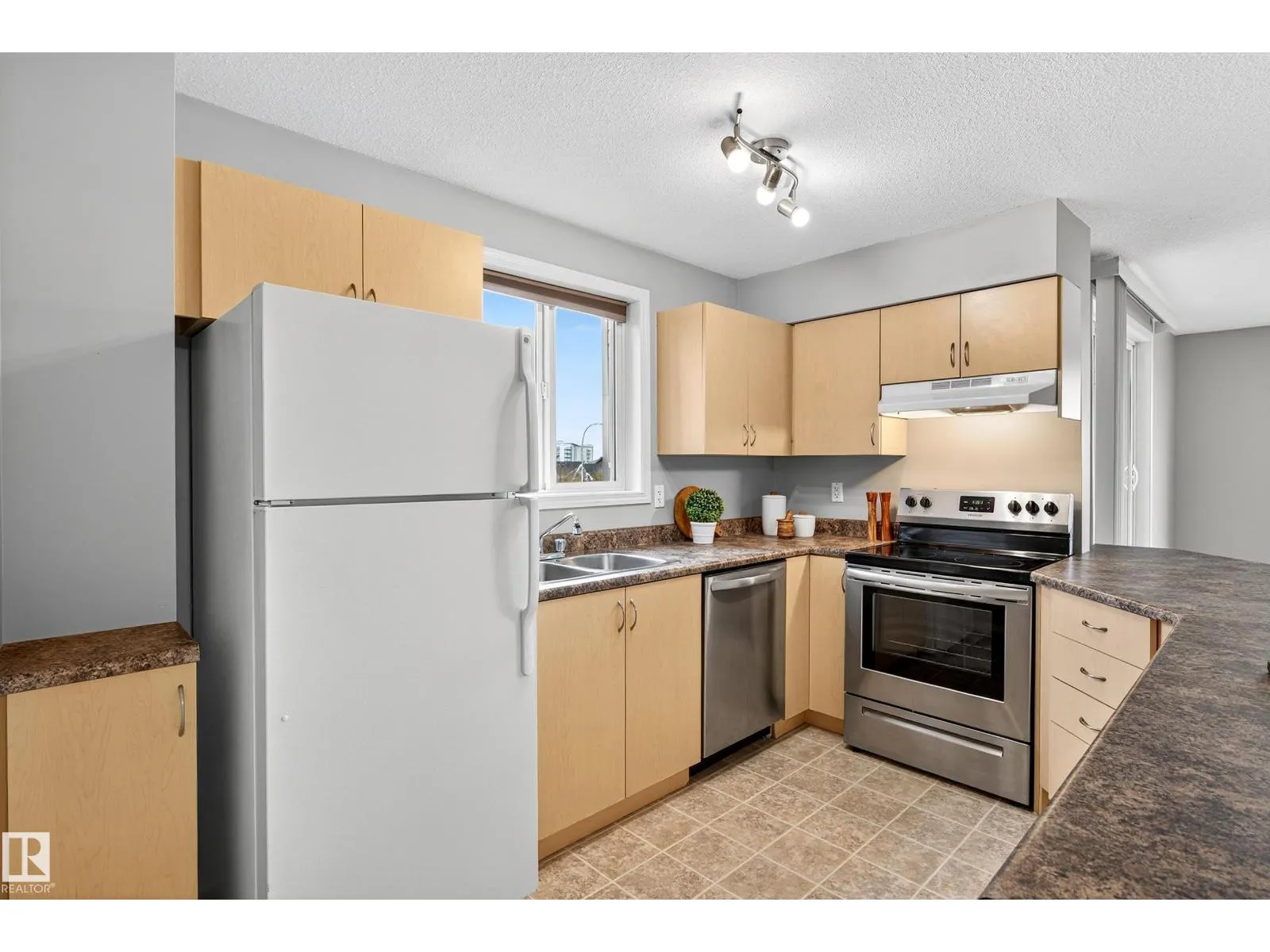 #401 40 SUMMERWOOD BV