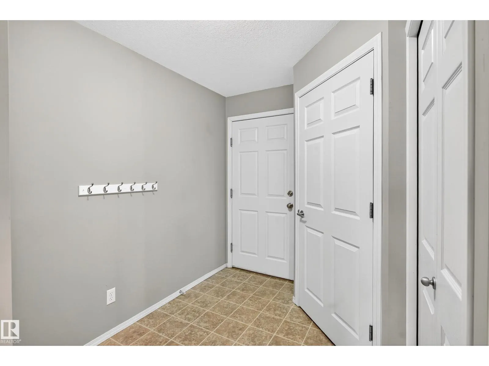 #401 40 SUMMERWOOD BV