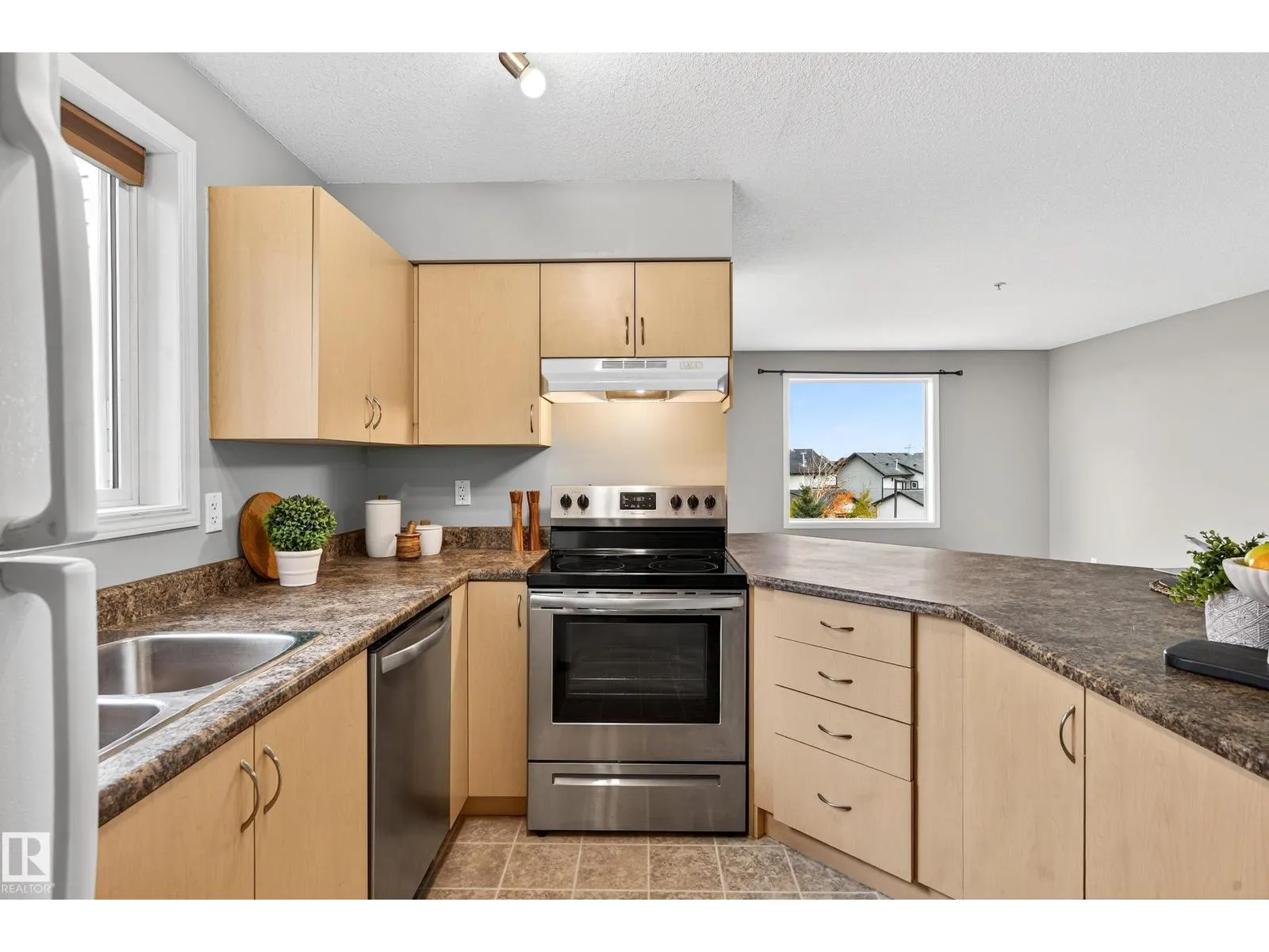 #401 40 SUMMERWOOD BV