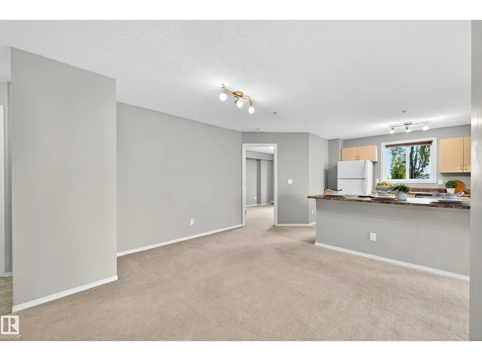 #401 40 SUMMERWOOD BV