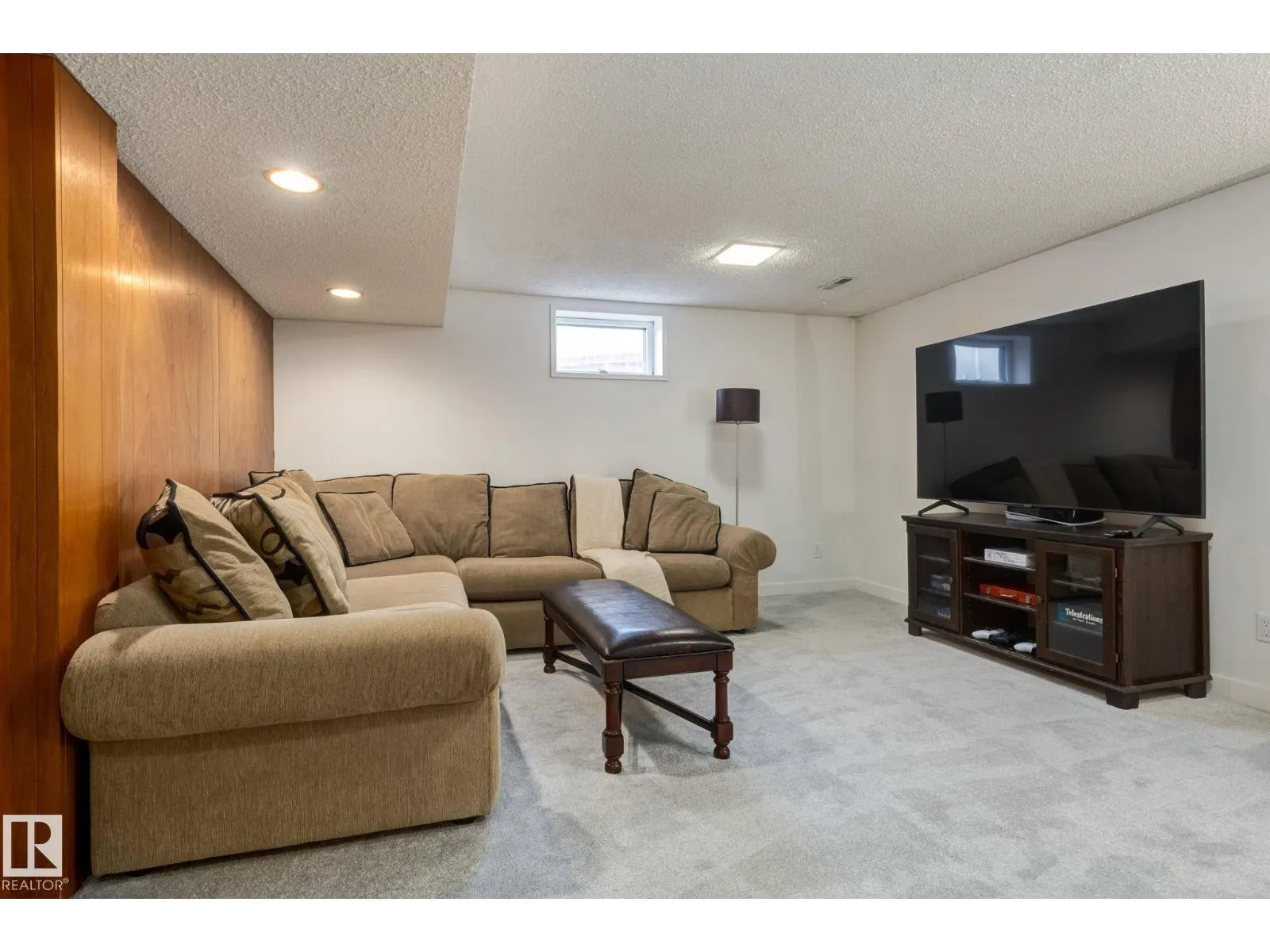 9324 161 ST NW