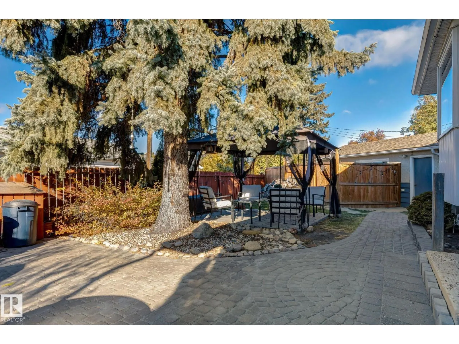 9324 161 ST NW