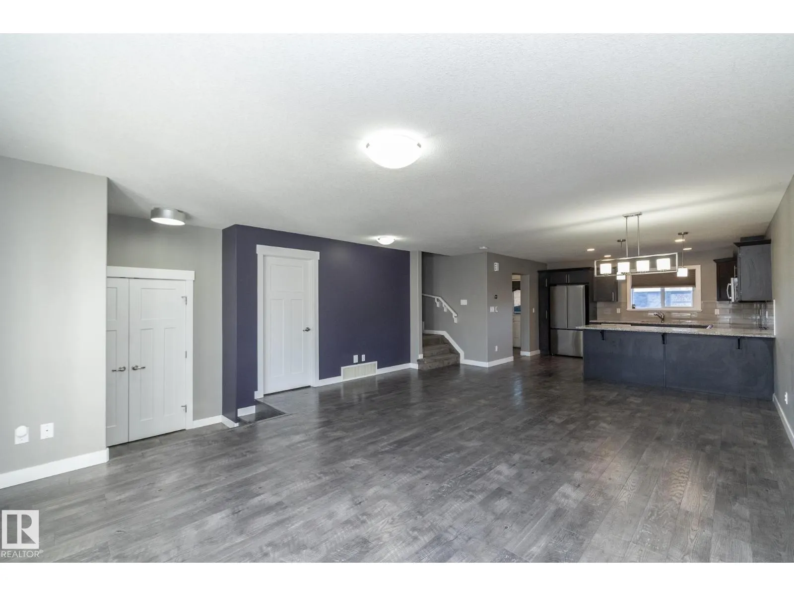 386 ROTH ST