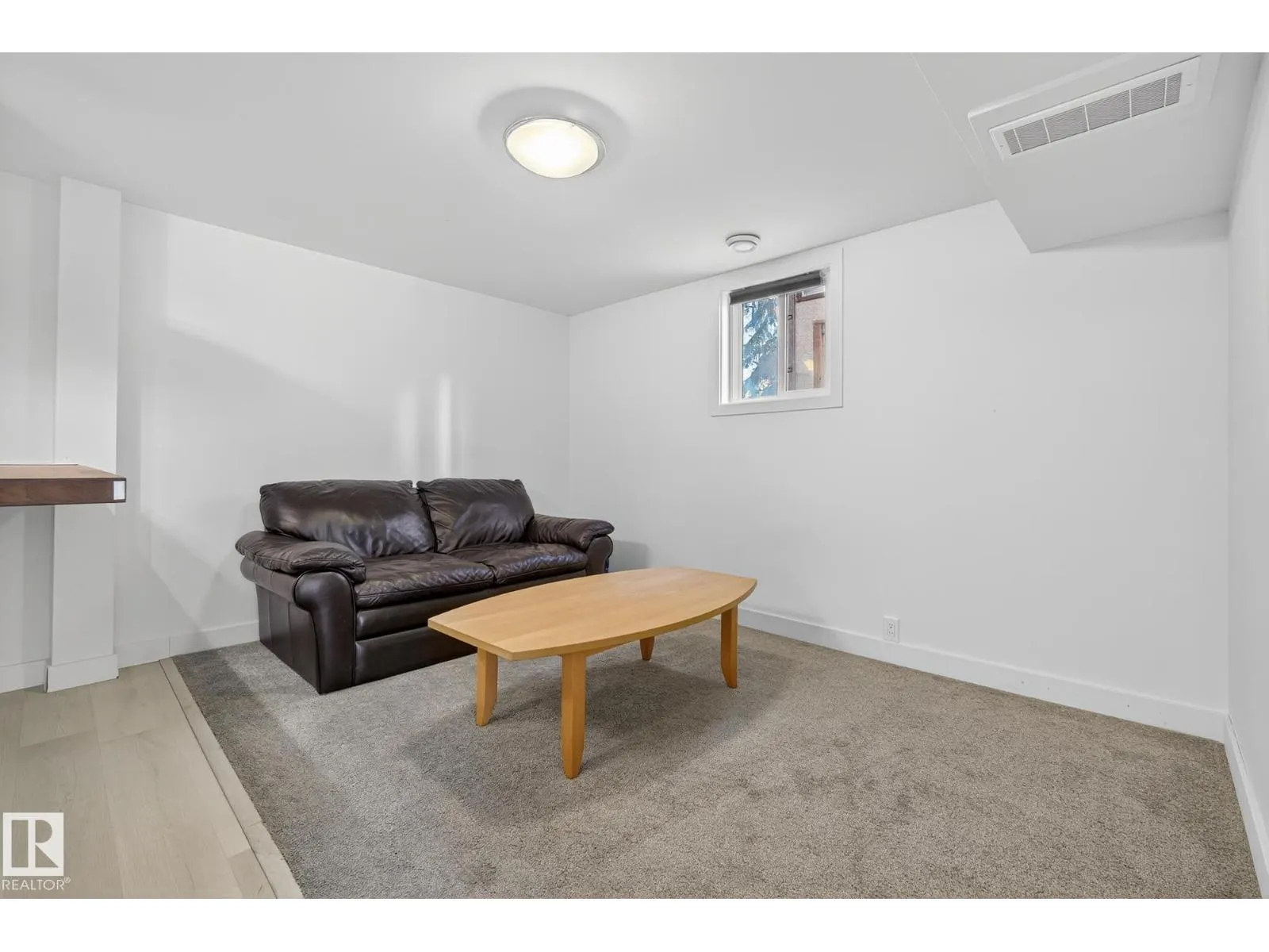 10915 67 AV NW