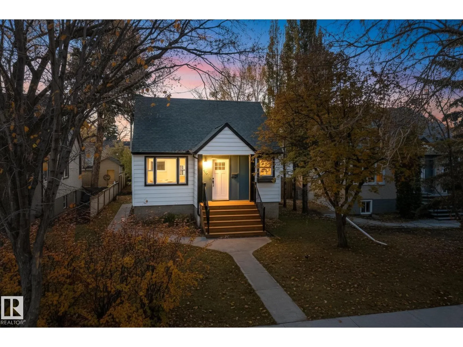 10915 67 AV NW
