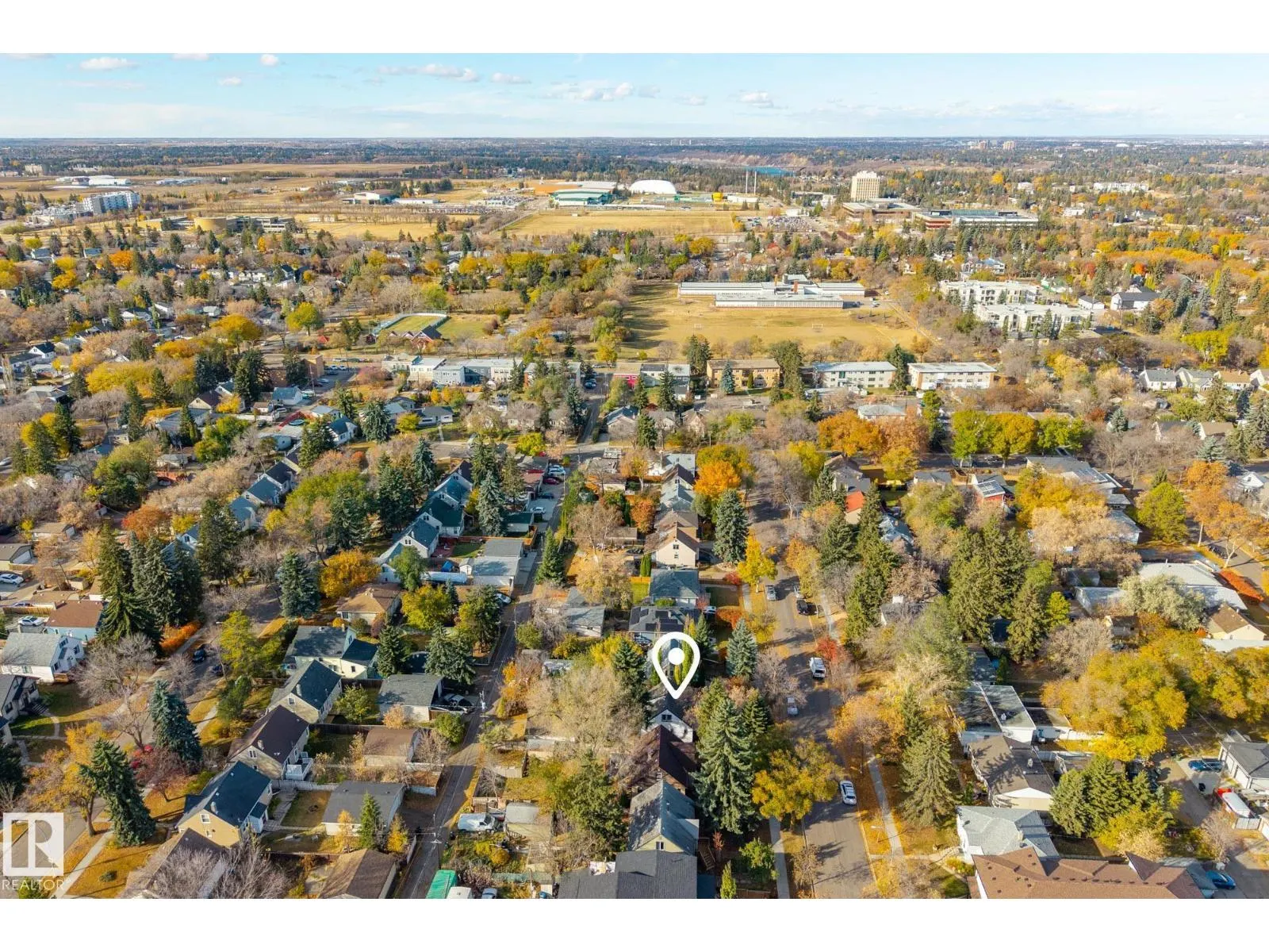 10915 67 AV NW