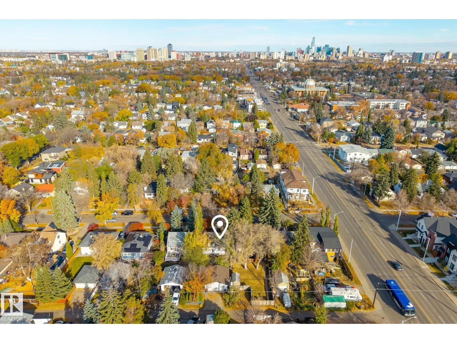 10915 67 AV NW