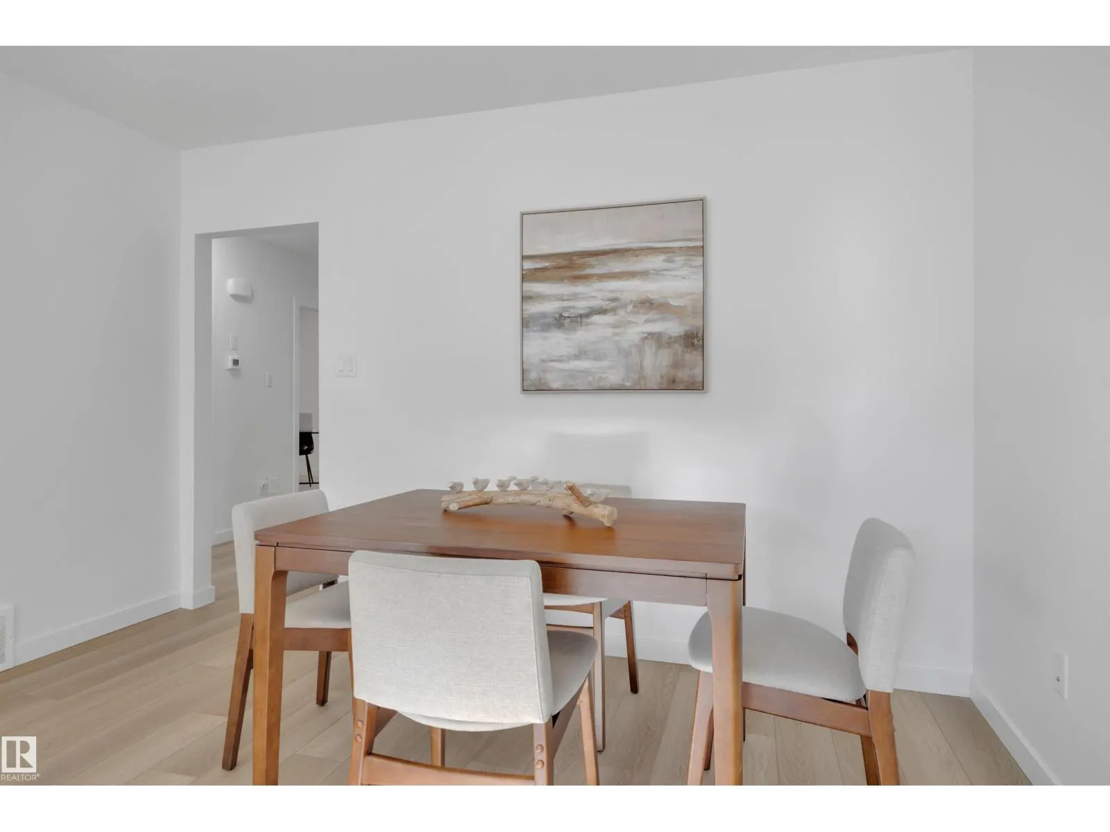 9304 71 AV NW