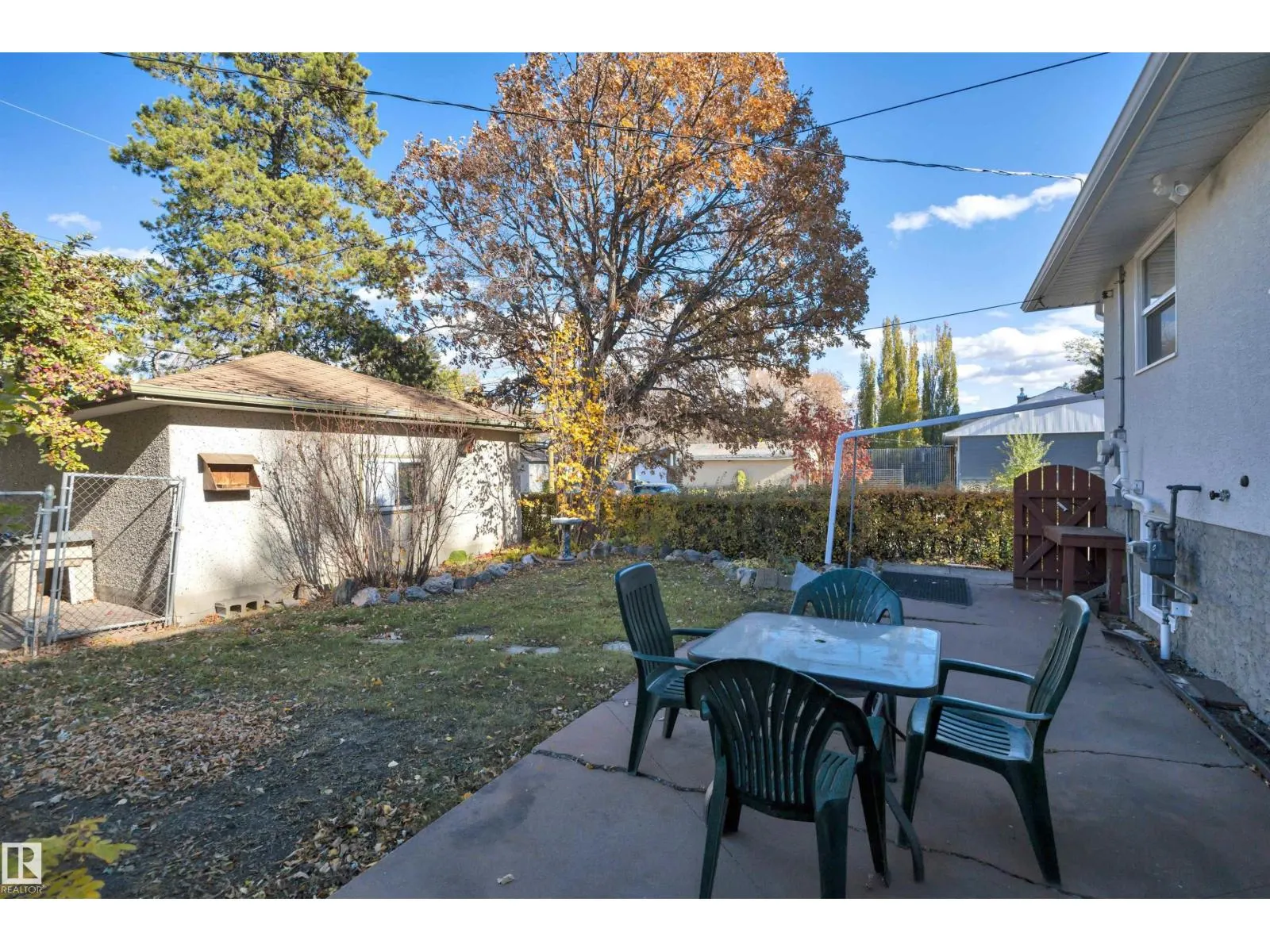 9304 71 AV NW