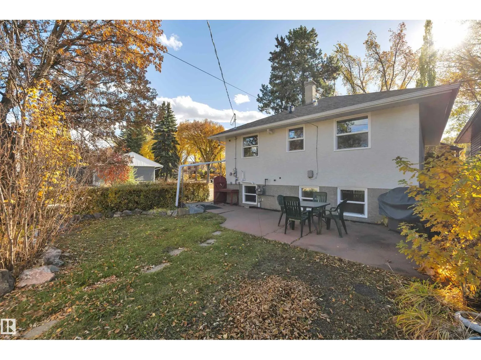 9304 71 AV NW