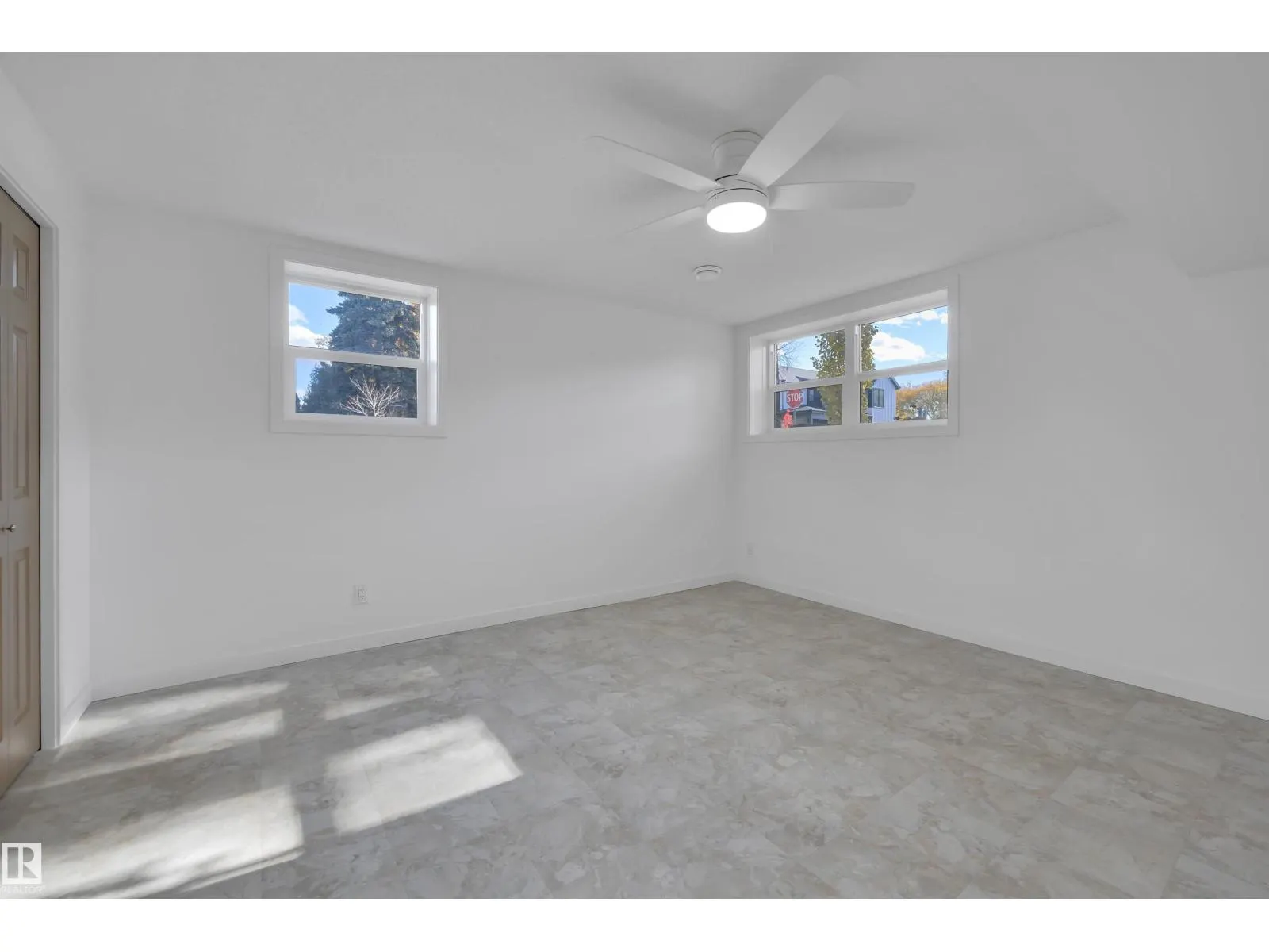 9304 71 AV NW