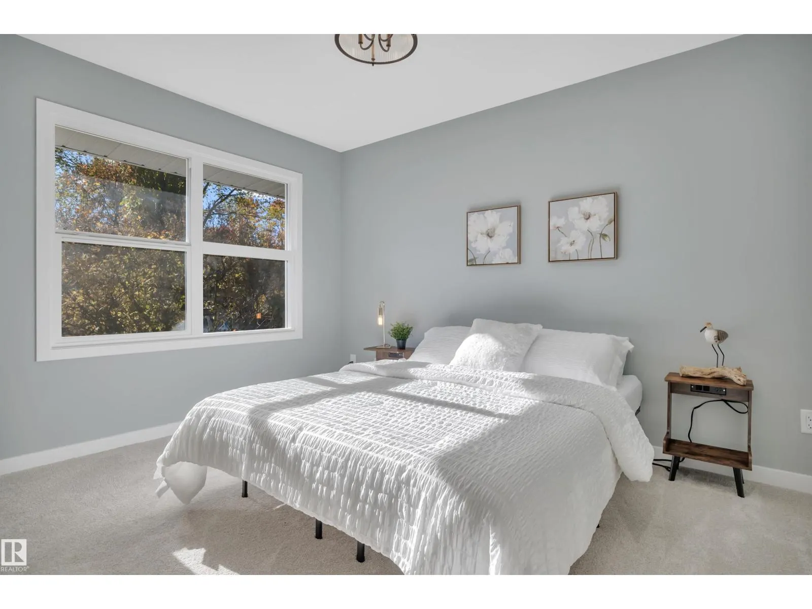 9304 71 AV NW