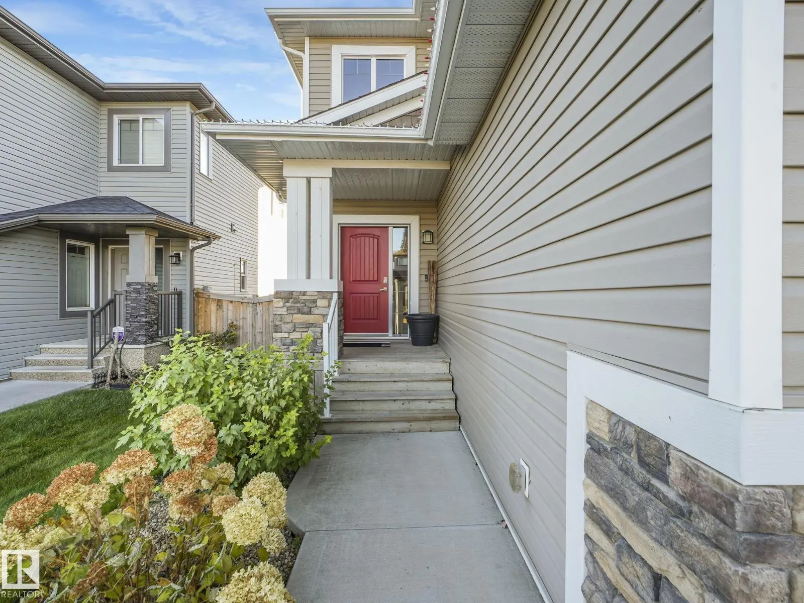 115 HILLDOWNS DR