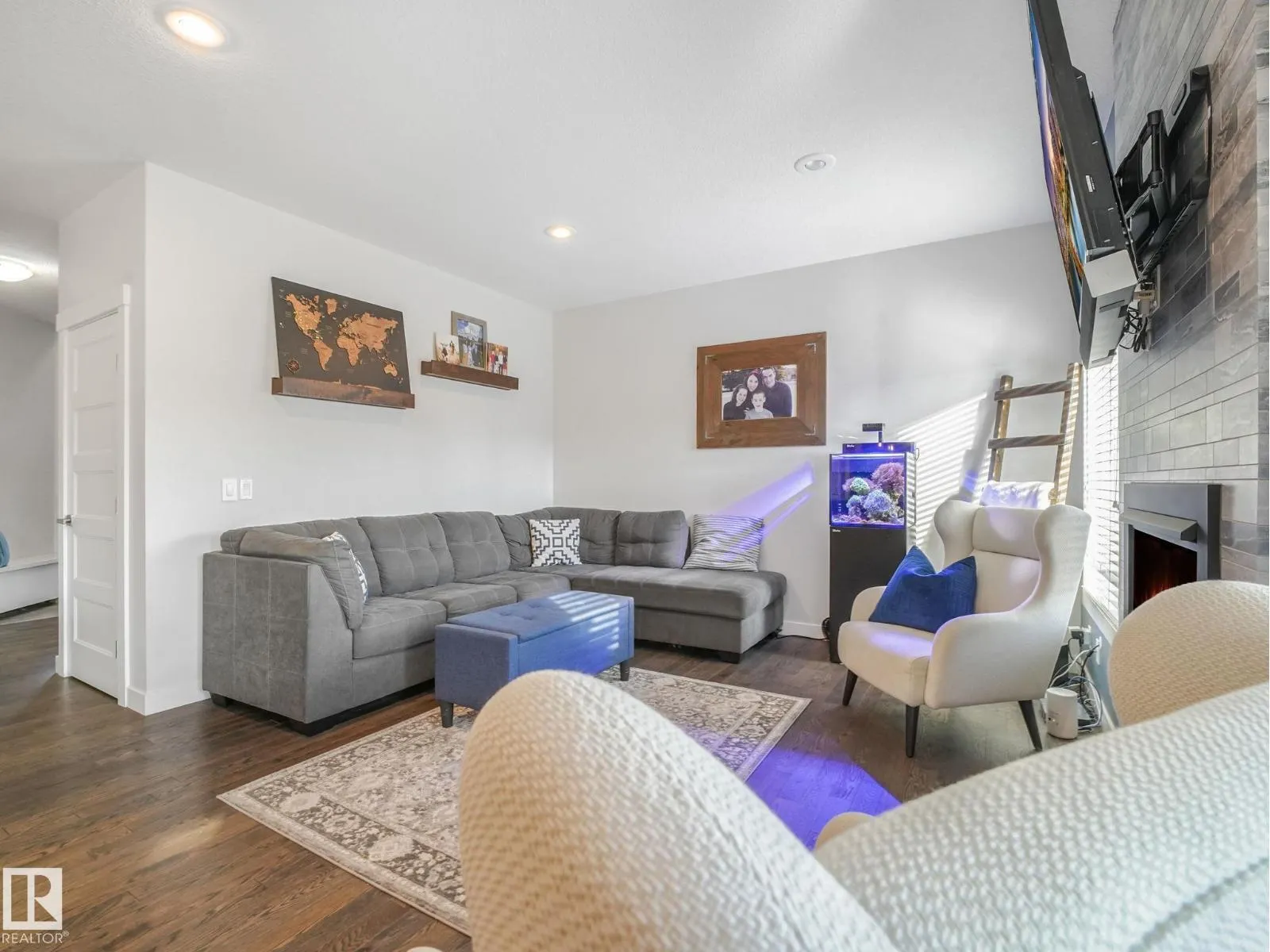 115 HILLDOWNS DR