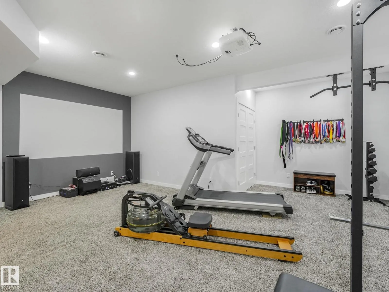 115 HILLDOWNS DR