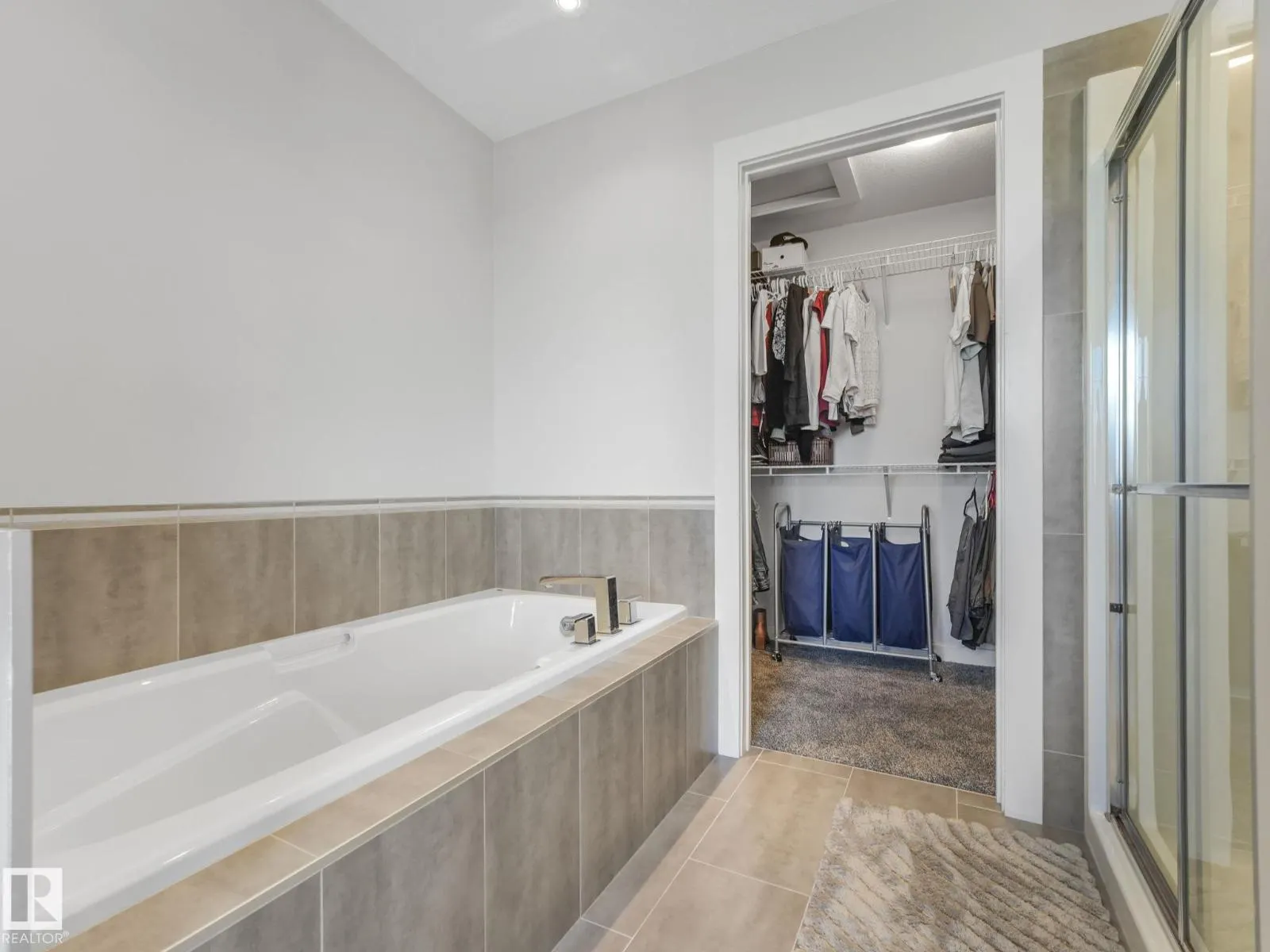 115 HILLDOWNS DR
