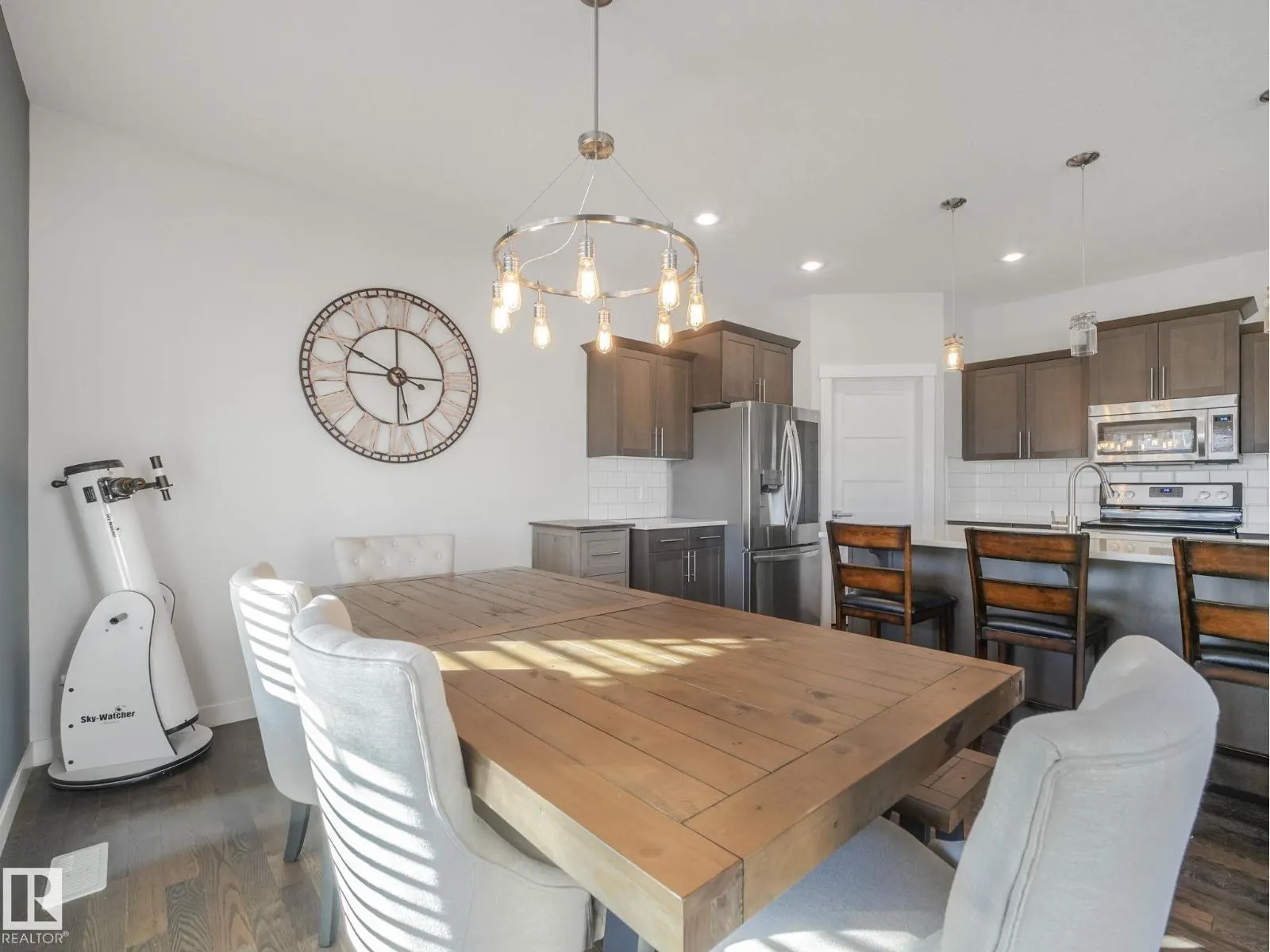 115 HILLDOWNS DR