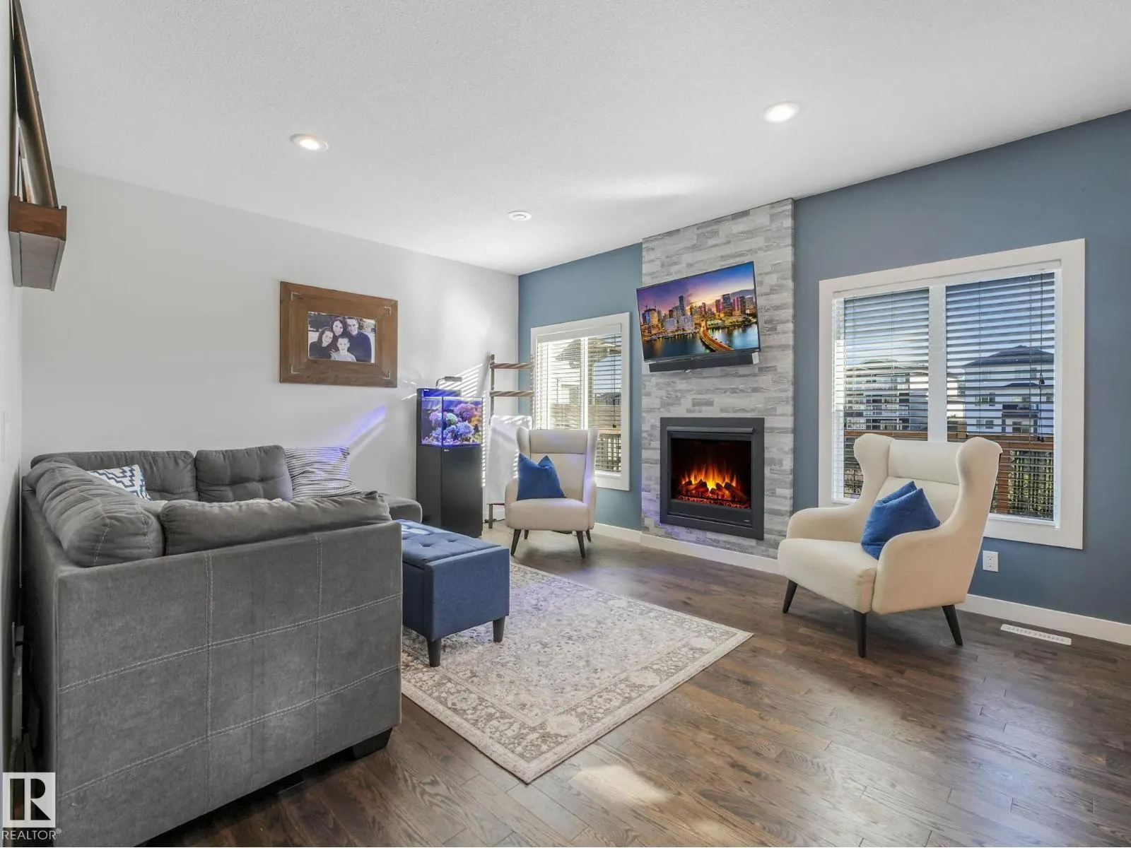 115 HILLDOWNS DR