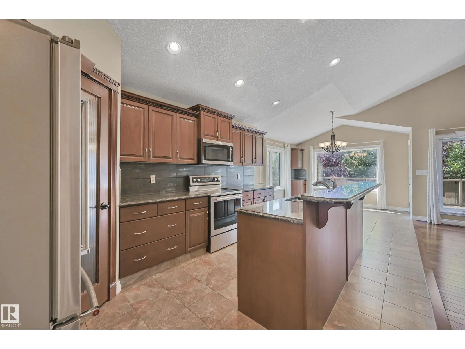 1213 ADAMSON DR SW