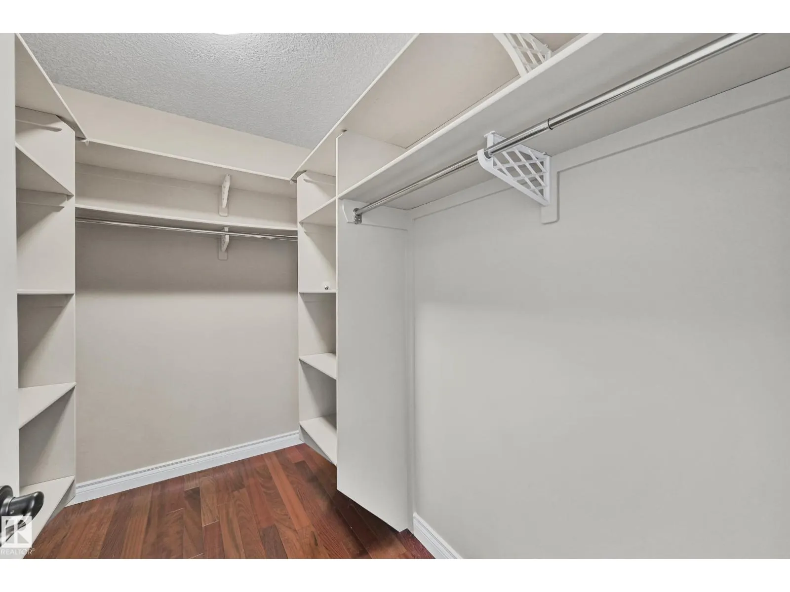 1213 ADAMSON DR SW