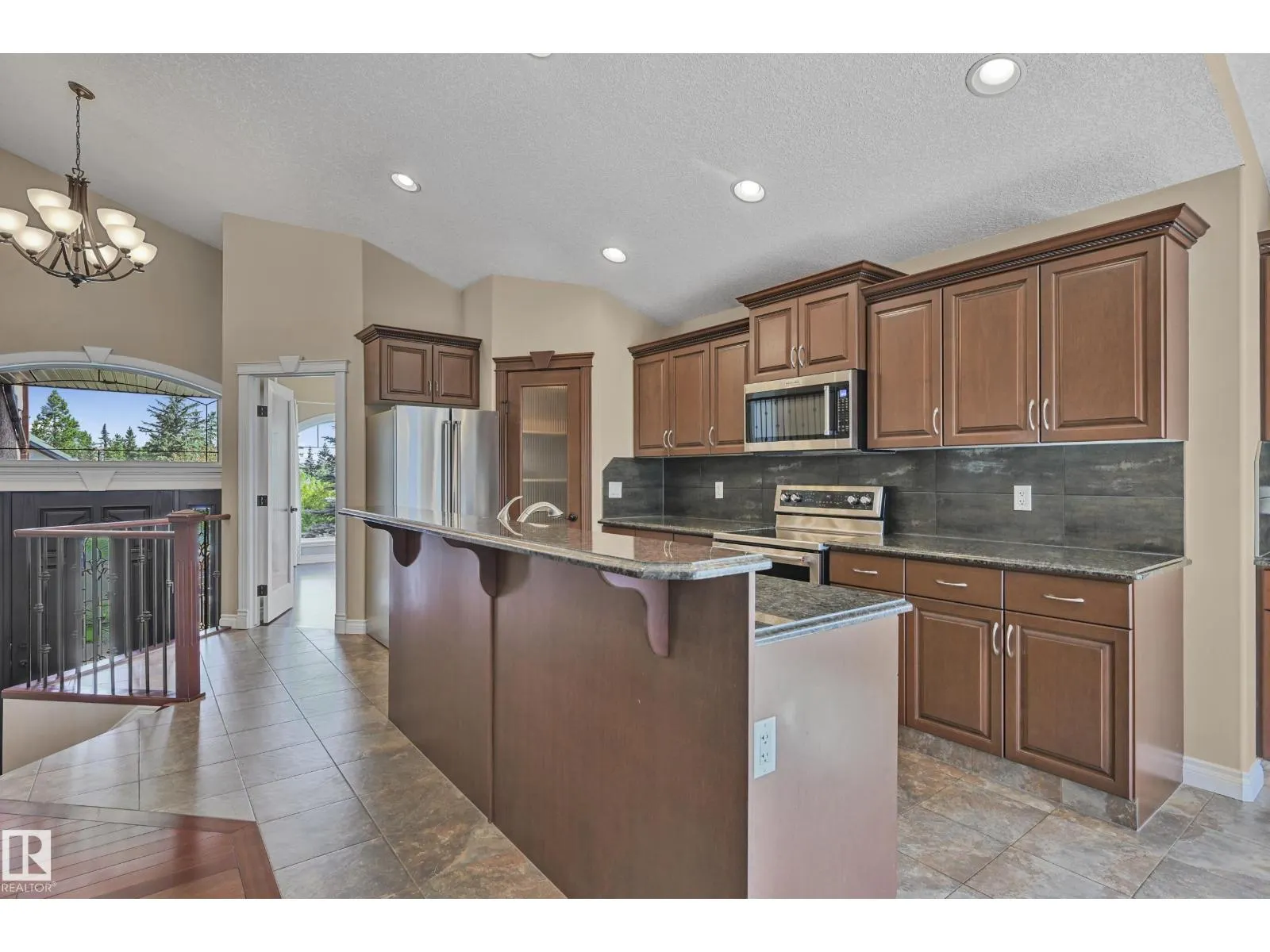 1213 ADAMSON DR SW