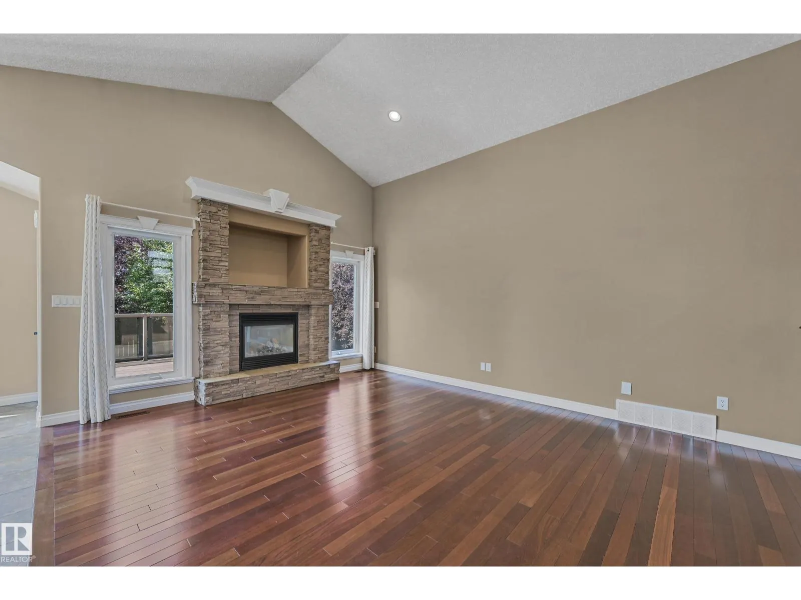 1213 ADAMSON DR SW