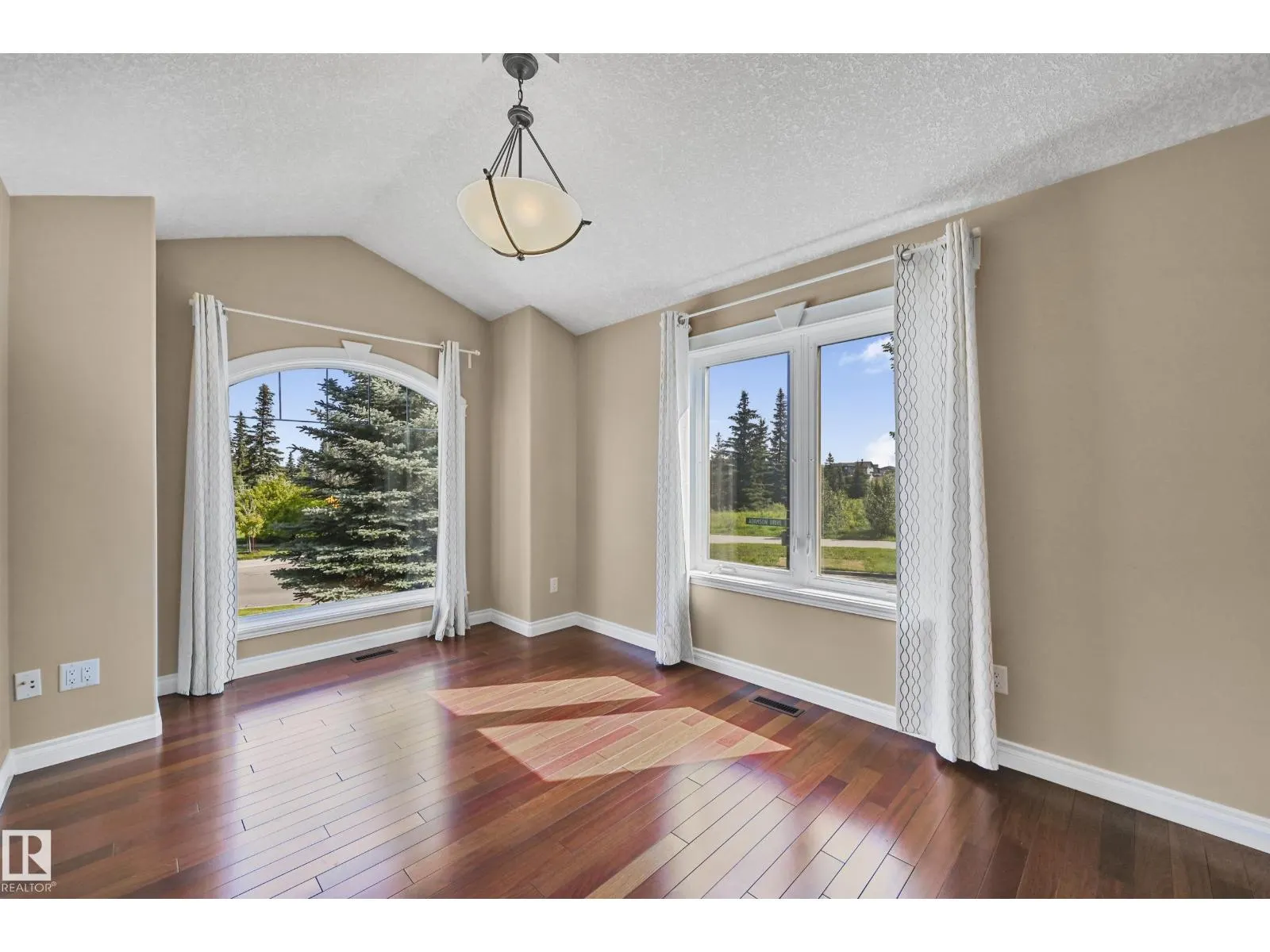 1213 ADAMSON DR SW
